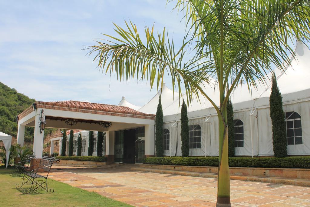 Hotel San Juan Internacional Girón Exteriör bild
